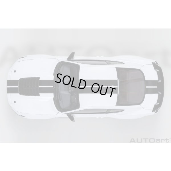 画像7: AUTOart 1/18 Ford Mustang Shelby GT500 (White with Black Stripes)