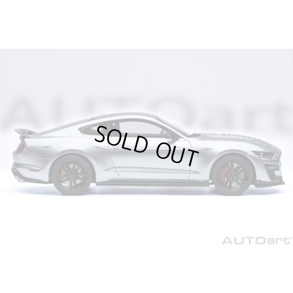 画像3: AUTOart 1/18 Ford Mustang Shelby GT500 (Silver with Black Stripes)