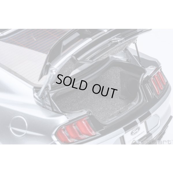 画像13: AUTOart 1/18 Ford Mustang Shelby GT500 (Silver with Black Stripes)