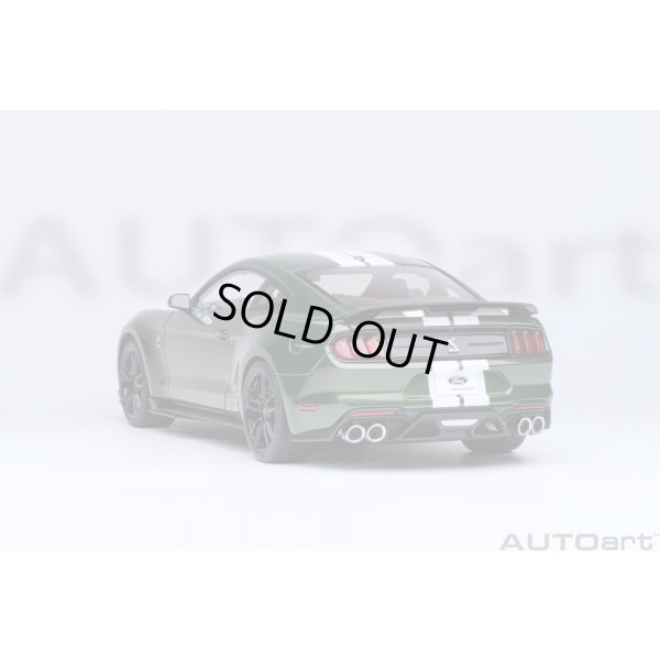 画像20: AUTOart 1/18 Ford Mustang Shelby GT500 (Green with White Stripes)