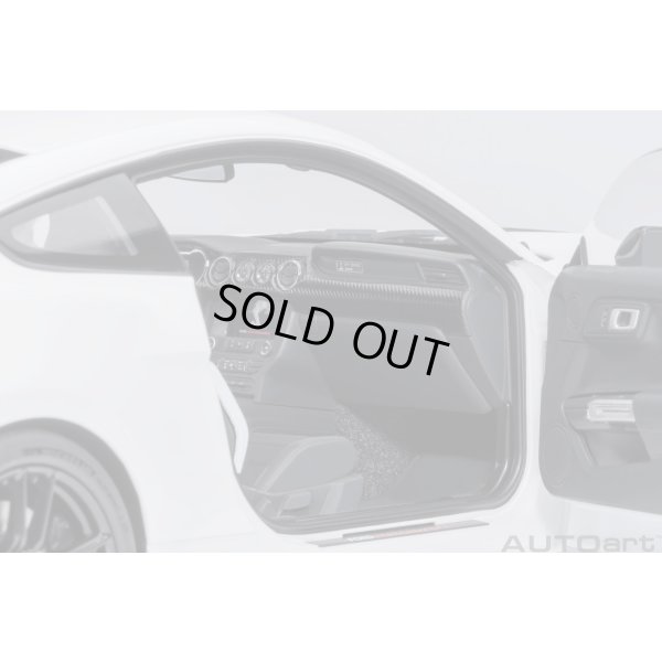 画像10: AUTOart 1/18 Ford Mustang Shelby GT500 (White with Black Stripes)