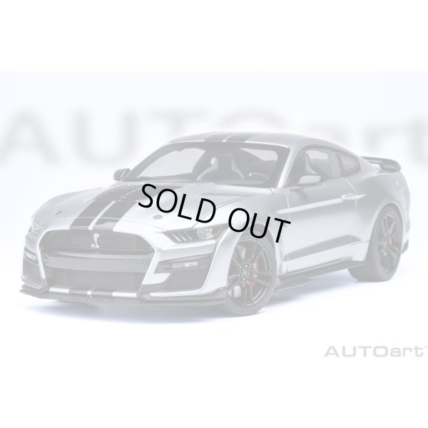 画像18: AUTOart 1/18 Ford Mustang Shelby GT500 (Silver with Black Stripes)