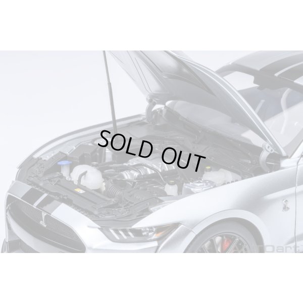 画像11: AUTOart 1/18 Ford Mustang Shelby GT500 (Silver with Black Stripes)