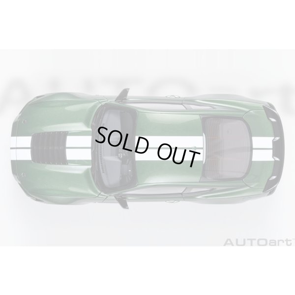 画像7: AUTOart 1/18 Ford Mustang Shelby GT500 (Green with White Stripes)