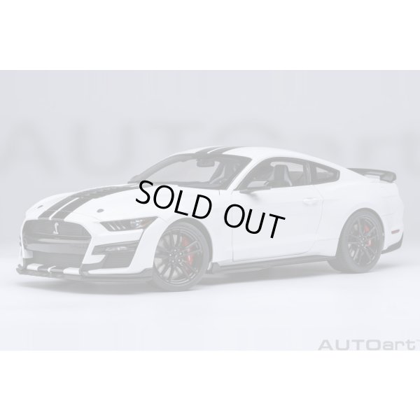画像1: AUTOart 1/18 Ford Mustang Shelby GT500 (White with Black Stripes)