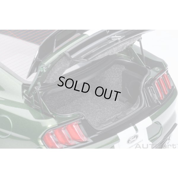 画像13: AUTOart 1/18 Ford Mustang Shelby GT500 (Green with White Stripes)