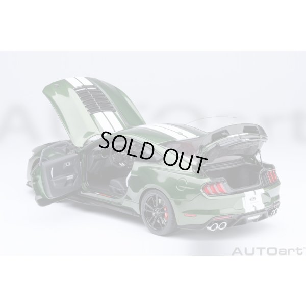 画像16: AUTOart 1/18 Ford Mustang Shelby GT500 (Green with White Stripes)