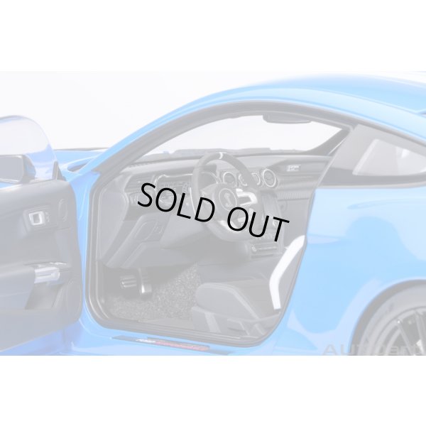 画像9: AUTOart 1/18 Ford Mustang Shelby GT500 (Blue with White Stripes)