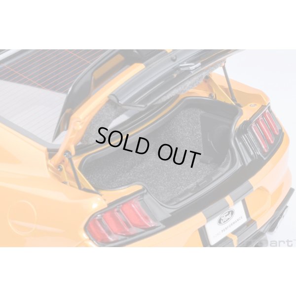 画像13: AUTOart 1/18 Ford Mustang Shelby GT500 (Orange with Black Stripes)