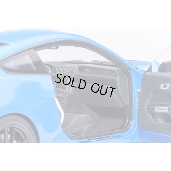 画像10: AUTOart 1/18 Ford Mustang Shelby GT500 (Blue with White Stripes)