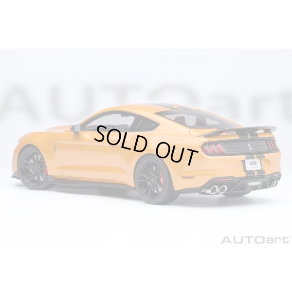 画像2: AUTOart 1/18 Ford Mustang Shelby GT500 (Orange with Black Stripes)