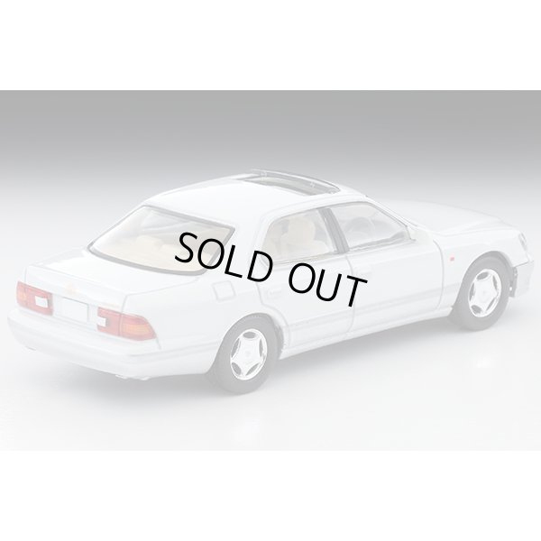 画像2: TOMYTEC 1/64 Limited Vintage NEO Toyota Celsior C Spec F Package (Pearl White/Silver) 1997