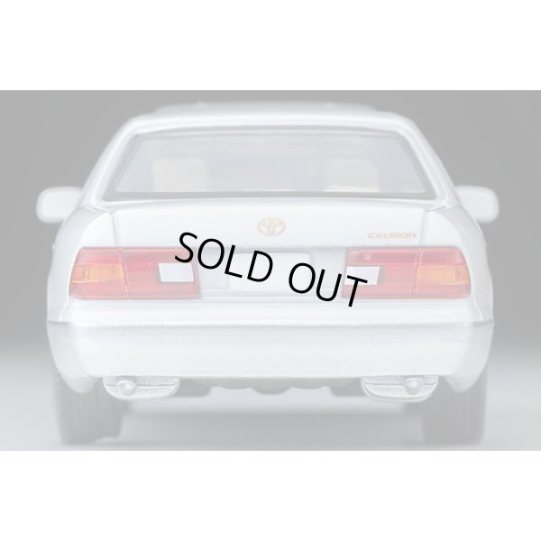 画像6: TOMYTEC 1/64 Limited Vintage NEO Toyota Celsior C Spec F Package (Pearl White/Silver) 1997
