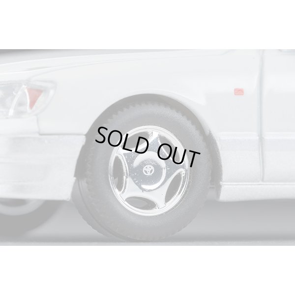 画像7: TOMYTEC 1/64 Limited Vintage NEO Toyota Celsior C Spec F Package (Pearl White/Silver) 1997