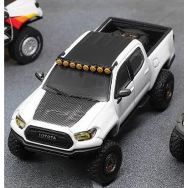 画像1: GCD 1/64 Toyota Tacoma TRD Pro 2022- (LHD) - White