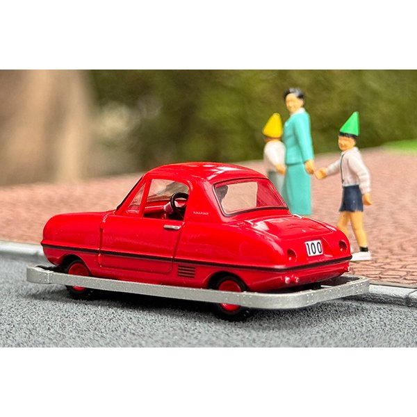 画像8: TOMYTEC 1/64 Limited Vintage こどもの国×TLV Datsun Baby Restored Car (Red) with Figure