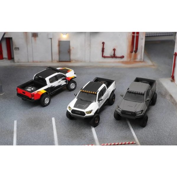 画像2: GCD 1/64 Toyota Tacoma TRD Pro 2022- (LHD) - White