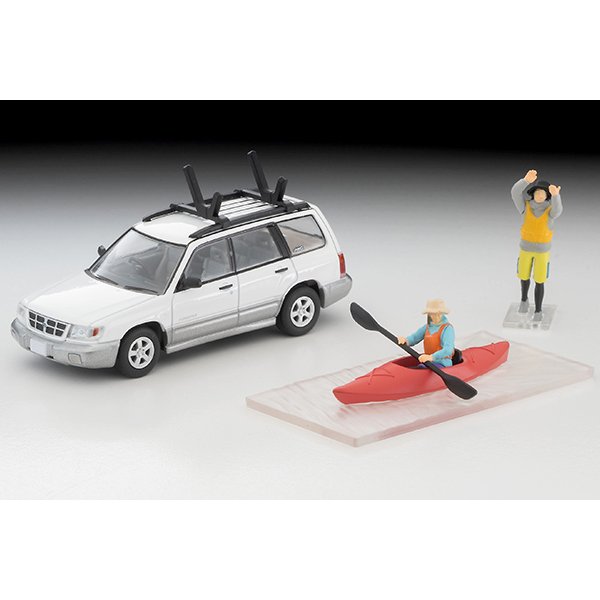 画像1: TOMYTEC 1/64 Limited Vintage NEO Subaru Forester Custom Version (White/Silver) with Kayak and Figure