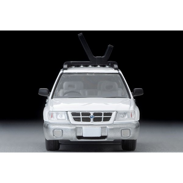 画像6: TOMYTEC 1/64 Limited Vintage NEO Subaru Forester Custom Version (White/Silver) with Kayak and Figure