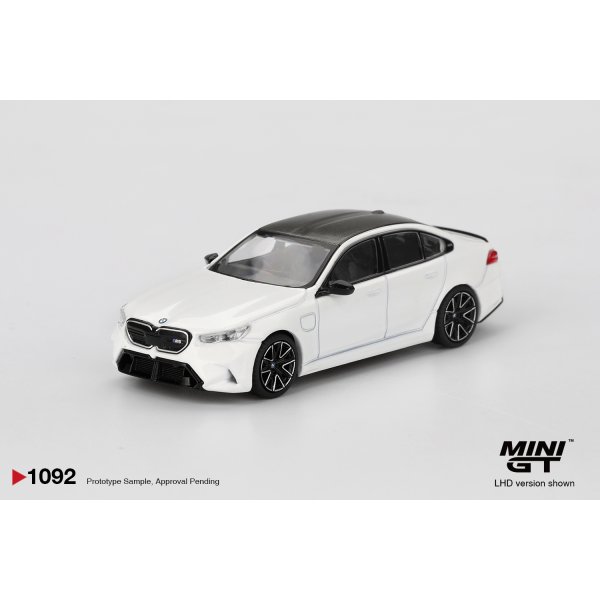 画像2: MINI GT 1/64 BMW M5 Alpine White (RHD)