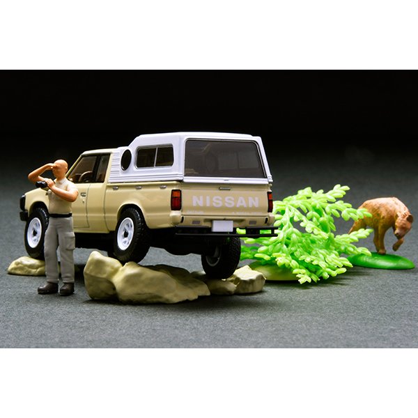 画像7: TOMYTEC 1/64 "Kaiyodo (海洋堂)" x "Tomica Limited Vintage" Diorama Collection 64 #Car Snap 32a Safari 4 (with Nissan Truck 4x4 King Cab)