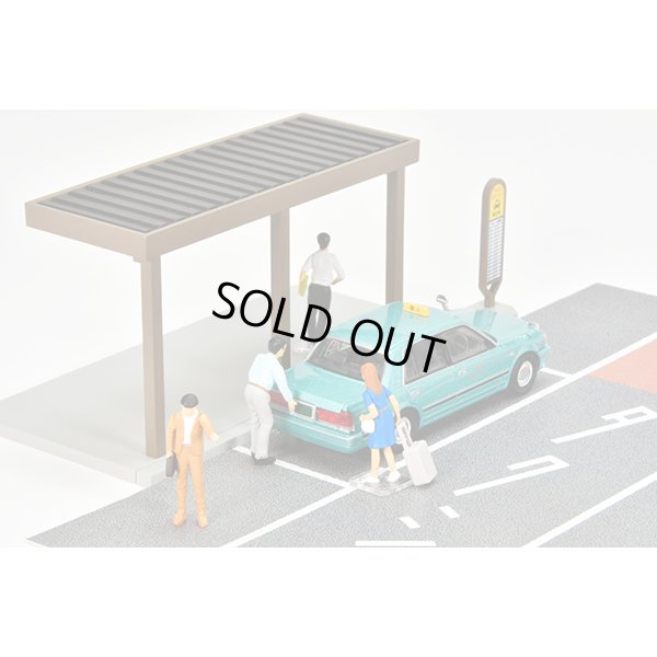 画像3: TOMYTEC 1/64 Diorama Collection #CarSnap 04c Taxi Stand (with Toyota Crown Sedan)