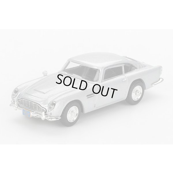 画像2: MINI GT 1/64 Aston Martin DB5 "Casino Royale" (2006) English Packaging