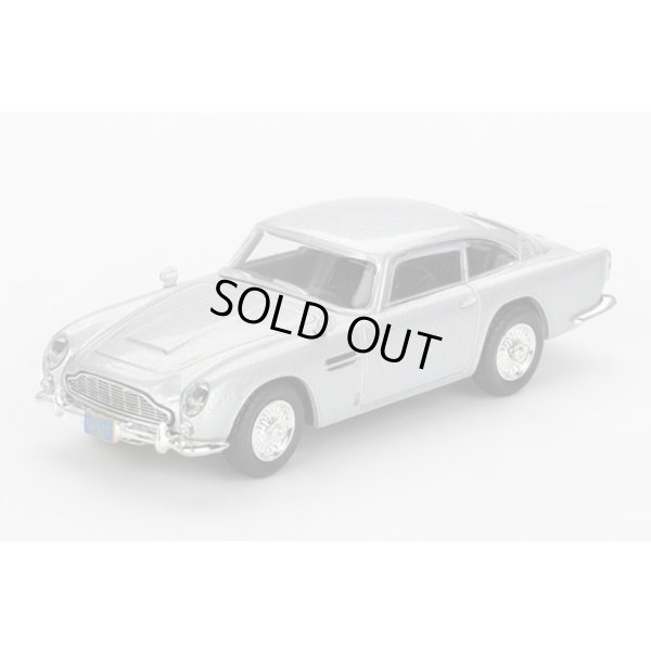 画像2: MINI GT 1/64 Aston Martin DB5 "Casino Royale" (2006) Japan Package