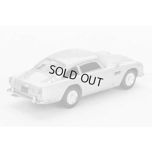 画像3: MINI GT 1/64 Aston Martin DB5 "Casino Royale" (2006) Japan Package