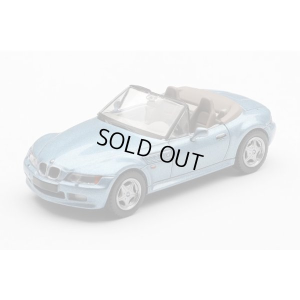 画像2: MINI GT 1/64 BMW Z3 "GoldenEye" English Edition Package