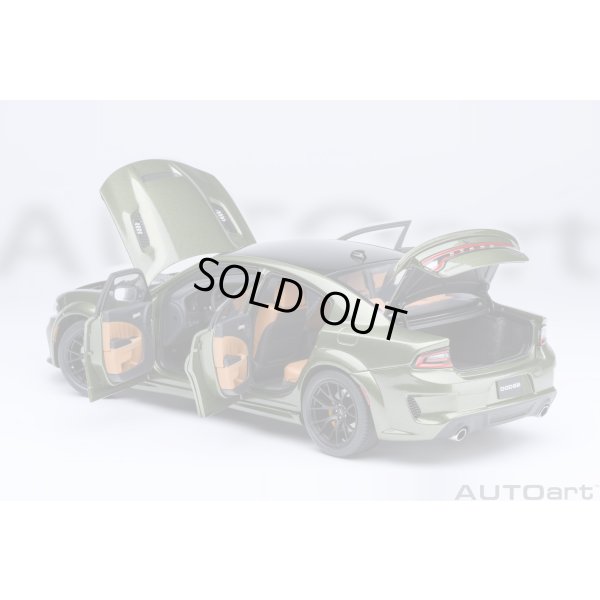 画像16: AUTOart 1/18 Dodge Charger SRT Hellcat Redeye Jailbreak (Metallic Green / Black)