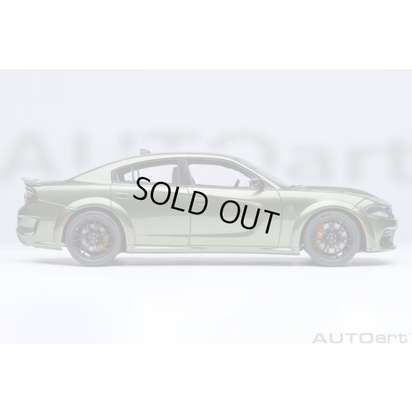 画像4: AUTOart 1/18 Dodge Charger SRT Hellcat Redeye Jailbreak (Metallic Green / Black)