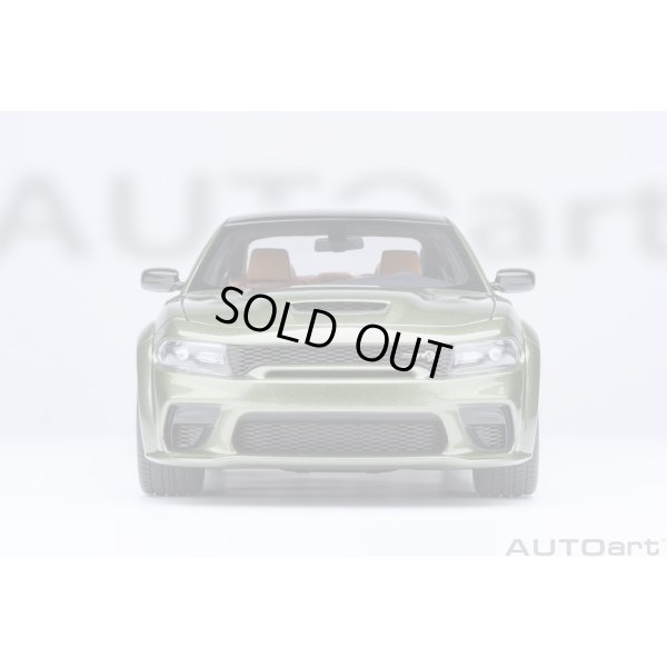 画像5: AUTOart 1/18 Dodge Charger SRT Hellcat Redeye Jailbreak (Metallic Green / Black)