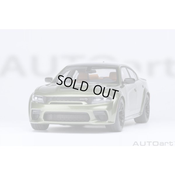 画像19: AUTOart 1/18 Dodge Charger SRT Hellcat Redeye Jailbreak (Metallic Green / Black)