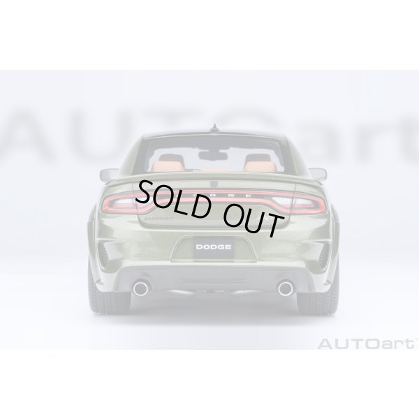 画像6: AUTOart 1/18 Dodge Charger SRT Hellcat Redeye Jailbreak (Metallic Green / Black)