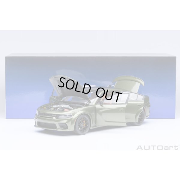 画像21: AUTOart 1/18 Dodge Charger SRT Hellcat Redeye Jailbreak (Metallic Green / Black)
