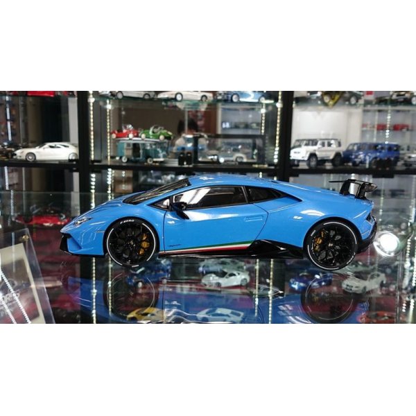 画像2: Autoart 1/18 Lamborghini Huracan Performante Pearl Blue (2)