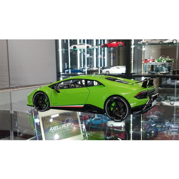 画像3: Autoart 1/18 Lamborghini Huracan Perfprmante Verde Mantis/Pearl Effect Green (3)