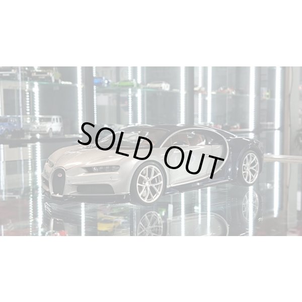 画像1: Autoart 1/18 BUGATTI Chiron Silver/Dark Blue (1)