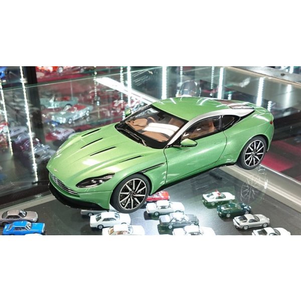 画像4: AUTOart 1/18 ASTON MARTIN DB11 Appletree Green (4)