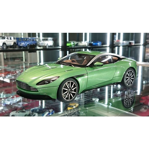 画像1: AUTOart 1/18 ASTON MARTIN DB11 Appletree Green (1)
