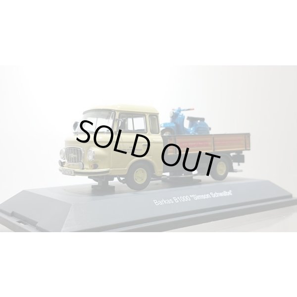 画像2: Schuco 1/43 Barkas B1100 Pritsche "Schwalbe - Kunrenrienst" Schwalbe KRS1 積載 (2)