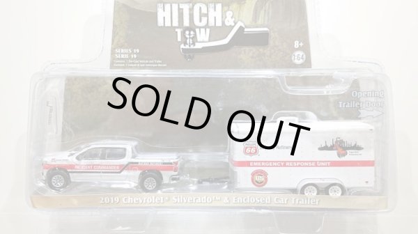 画像1: GREEN LiGHT 1/64 Hitch & Tow Series 19 '19 Chevrolet Silverado and Phillips 66 Bayway Refinery Emergency Response Unit Trailer (1)