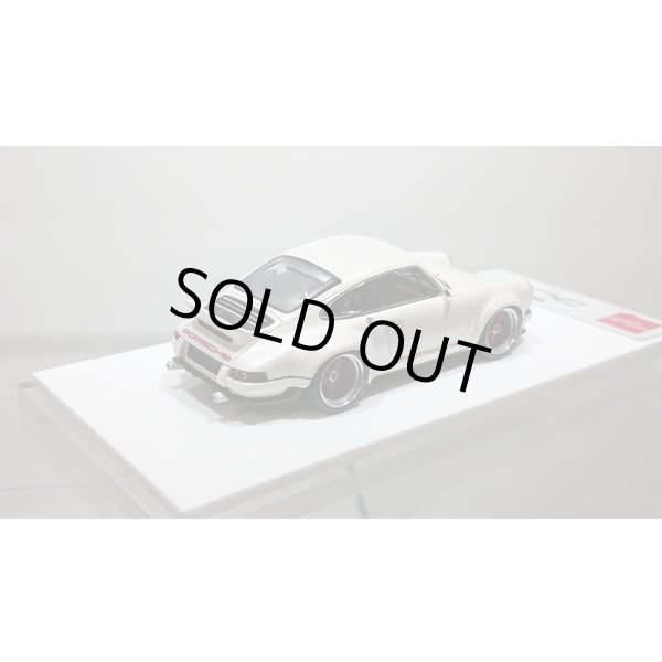 画像6: EIDOLON 1/43 Singer DLS 2018 Pearl White with Burgundy logo (6)