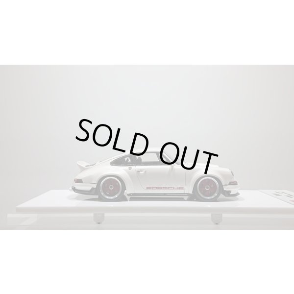 画像3: EIDOLON 1/43 Singer DLS 2018 Pearl White with Burgundy logo (3)