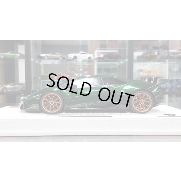 画像2: EIDOLON 1/18 Lamborghini Huracan Perfomante Ad Personam Pebble Beach 2017 Verde Hydra Limited 30pcs. (2)