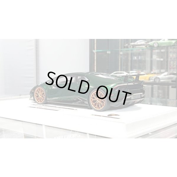 画像3: EIDOLON 1/18 Lamborghini Huracan Perfomante Ad Personam Pebble Beach 2017 Verde Hydra Limited 30pcs. (3)