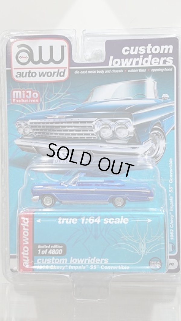 画像1: auto world 1/64 Custom Low Riders '62 Chevrolet Impala SS Convertible Blue（並行輸入品） (1)