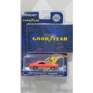 画像: GREEN LiGHT EXCLUSIVE 1/64 Goodyear Vintage Ad Cars 1967 Chevrolet Camaro Wide Boots New Wide Tread tires from Goodyear