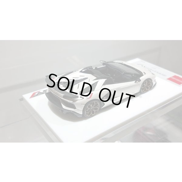 画像10: EIDOLON 1/43 Lamborghini Aventador SVJ Roadster 2019 (Leirion wheel) Pearl White (Style Package) Limited 80 pcs. (10)